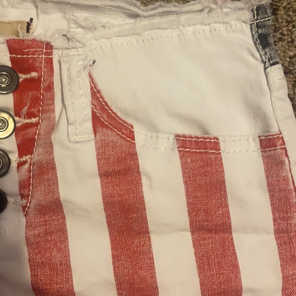 🧡 2/$15🧡 American Flag Button Up Shorts 💙⭐️❤️ - Picture 3 of 15